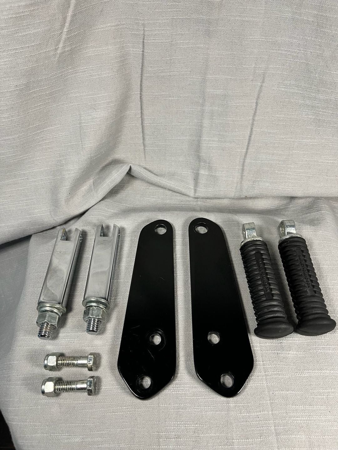 Harley-Davidson Passenger Footpeg Kit with Offset Mounts 3