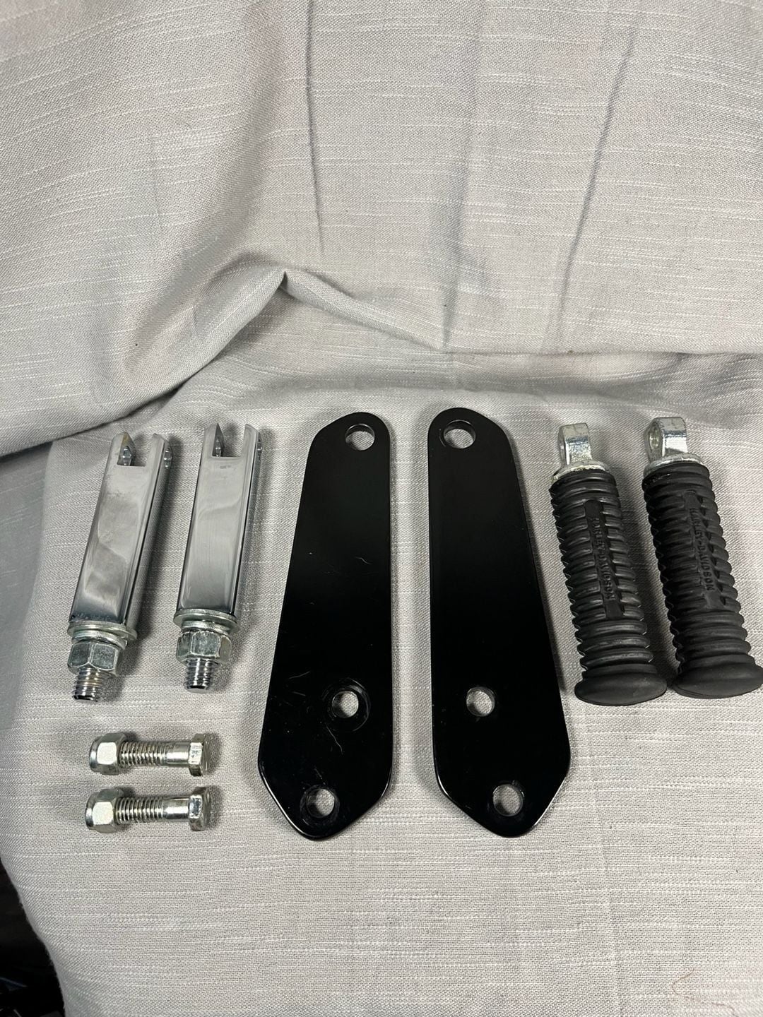 Harley-Davidson Passenger Footpeg Kit with Offset Mounts 4