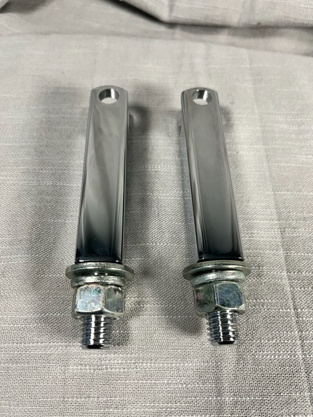Harley-Davidson Passenger Footpeg Kit with Offset Mounts 9