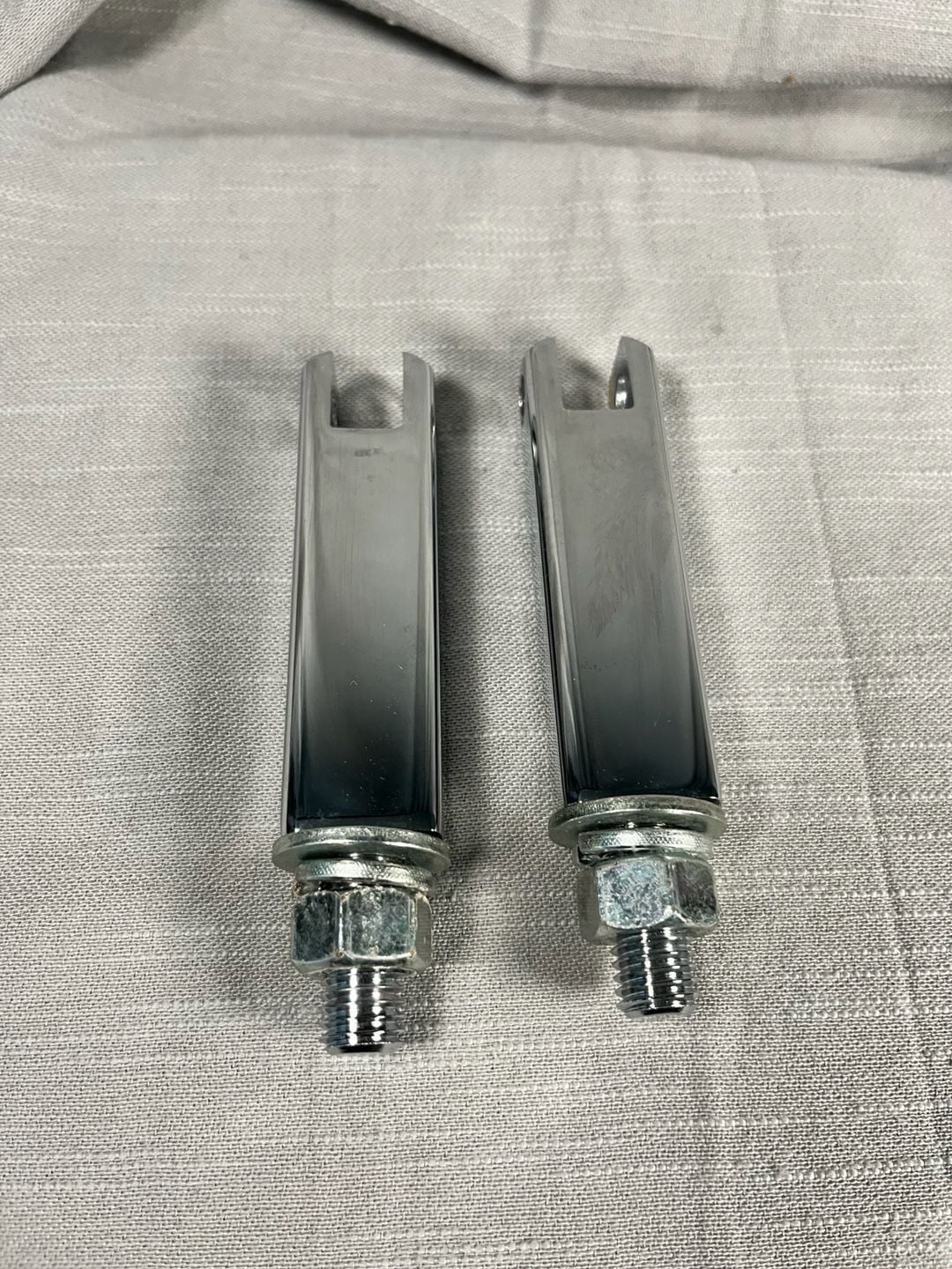 Harley-Davidson Passenger Footpeg Kit with Offset Mounts 11
