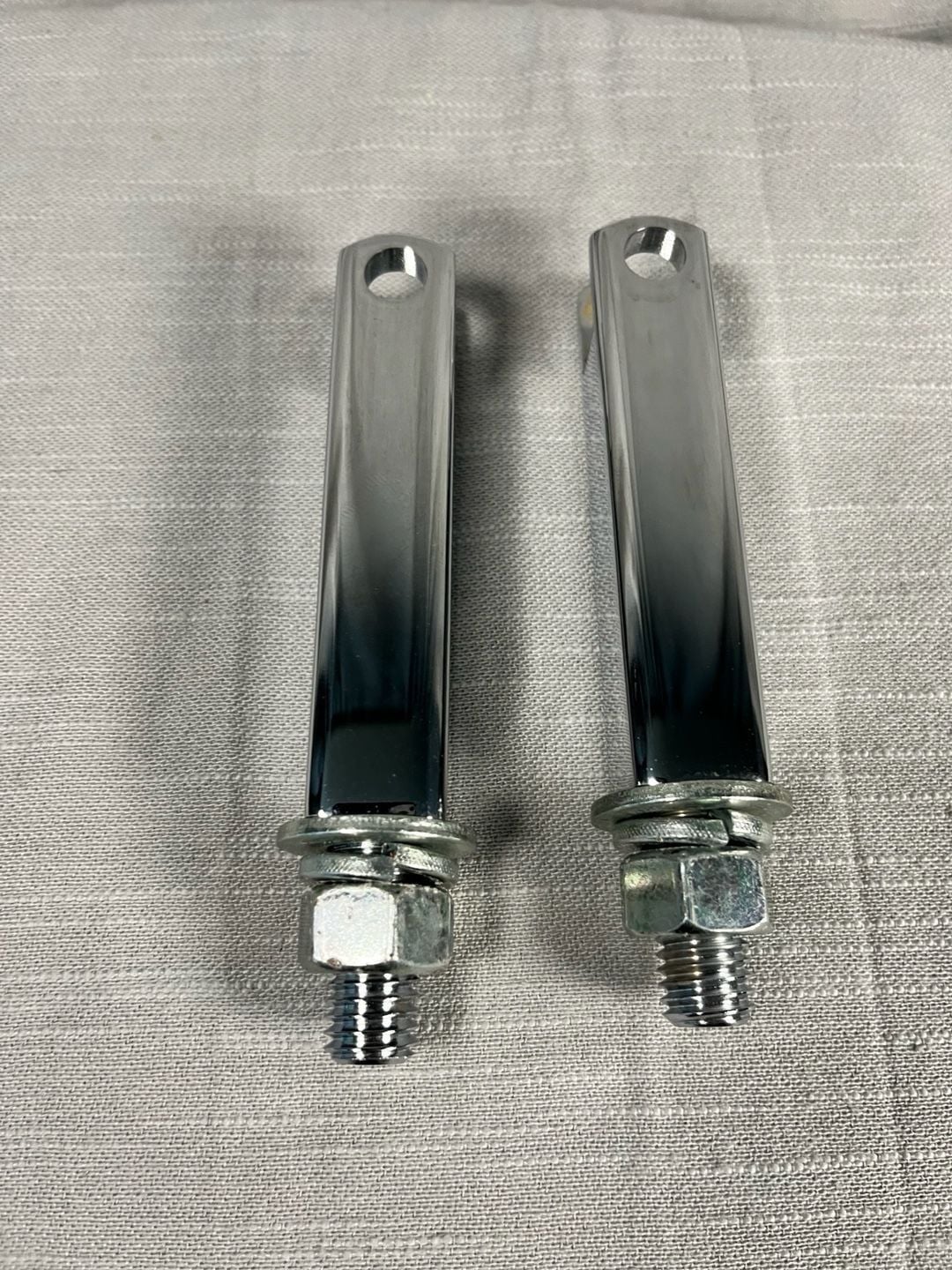 Harley-Davidson Passenger Footpeg Kit with Offset Mounts 12