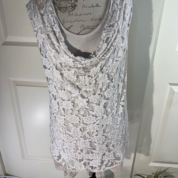 Belle France Floral Lace Sleeveless Tank Top Beige XL