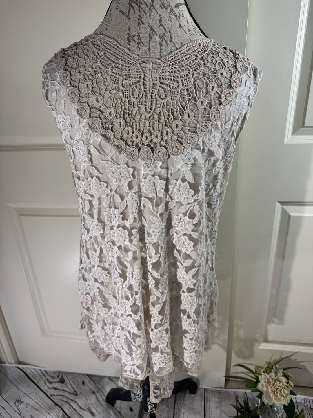 Belle France Floral Lace Sleeveless Tank Top Beige XL 3