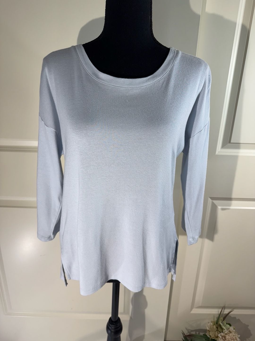 Three Dots AJS3194S Cotton Modal Side Slit Long Sleeve Top Size Small 2