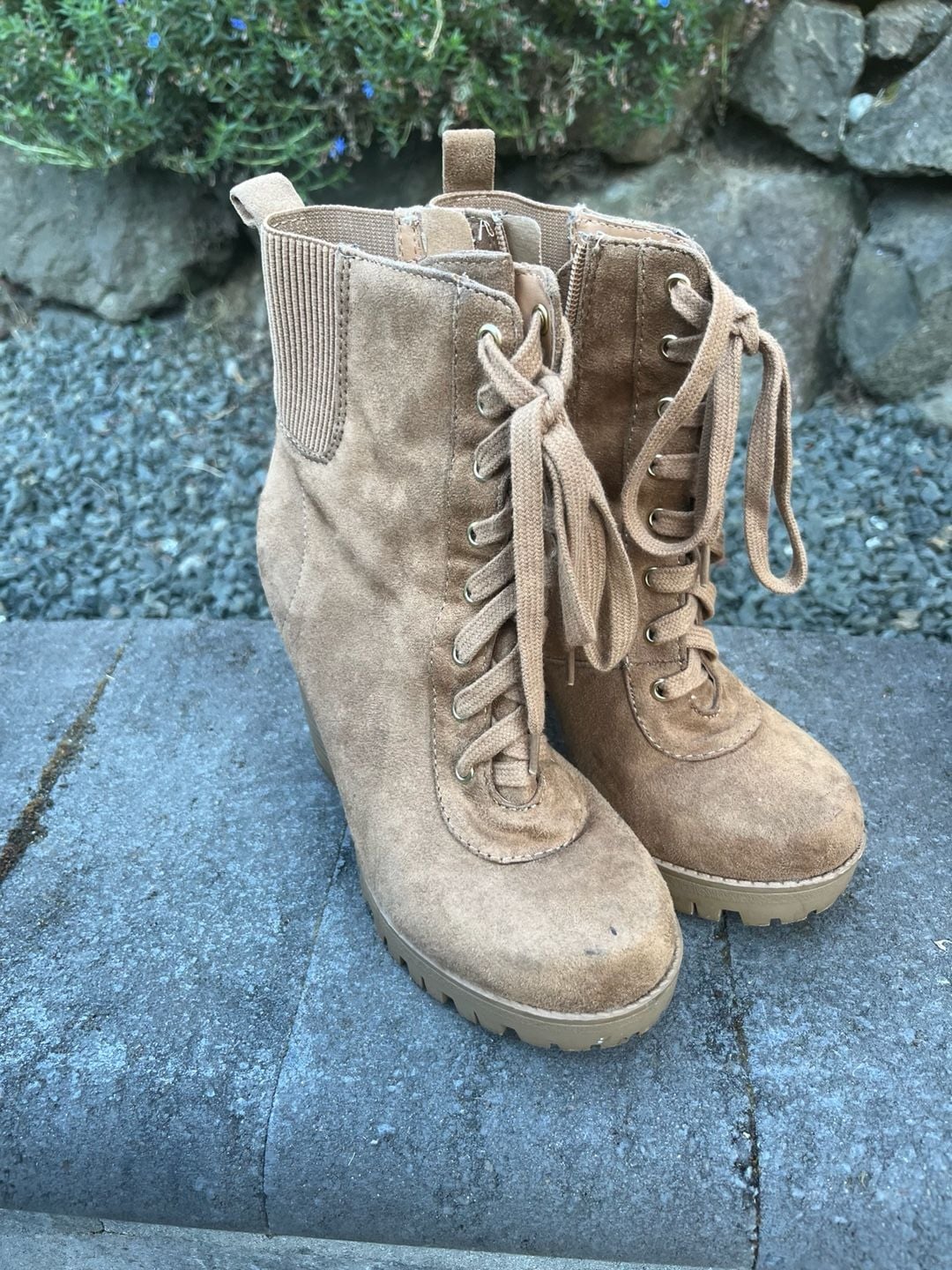 Tan Suede Lace-Up Lug Sole Block Heel Ankle Boots Size 7 2
