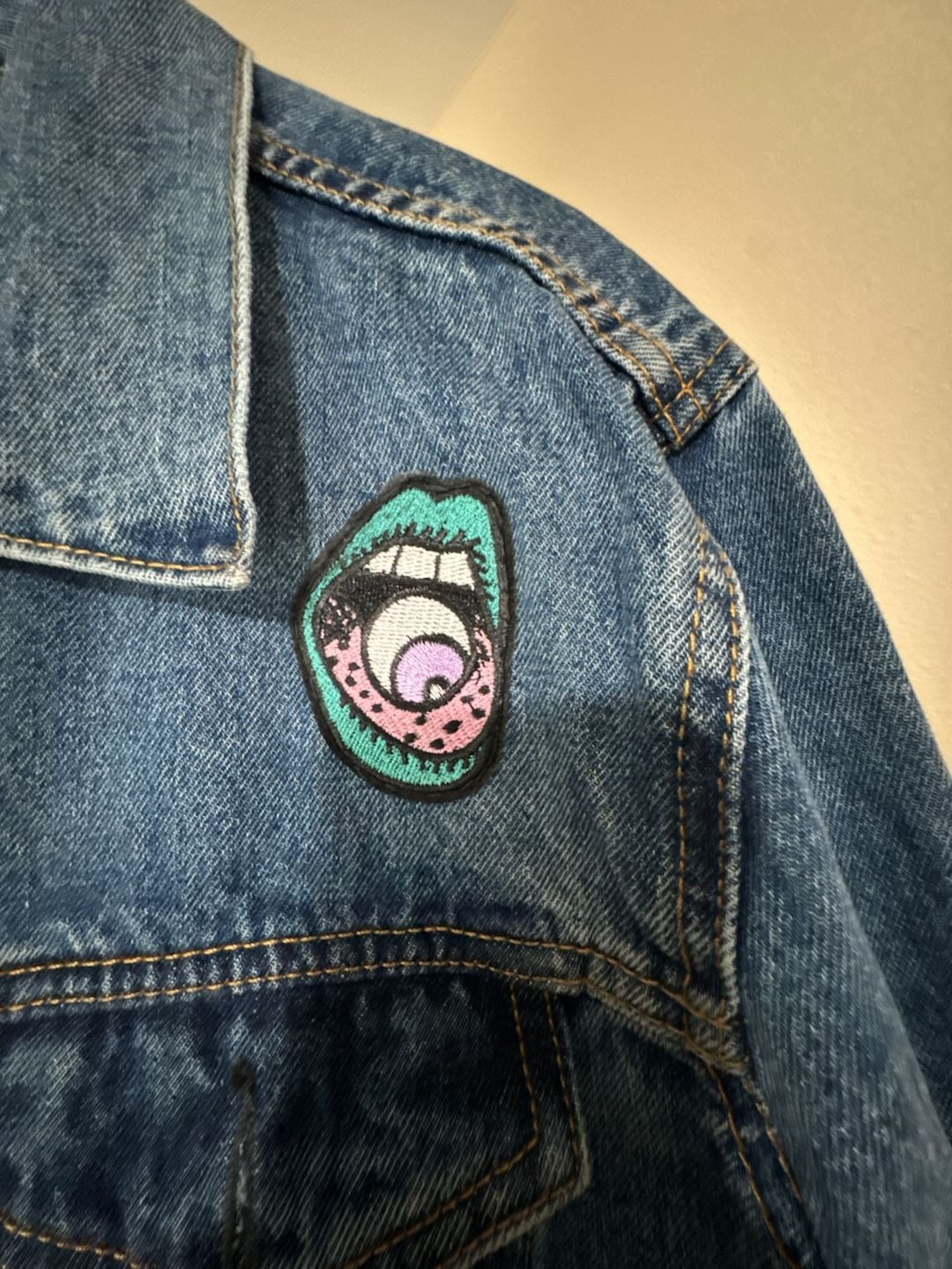 Levi's Trucker Denim Jacket Size M Custom Patched Eye Design 5
