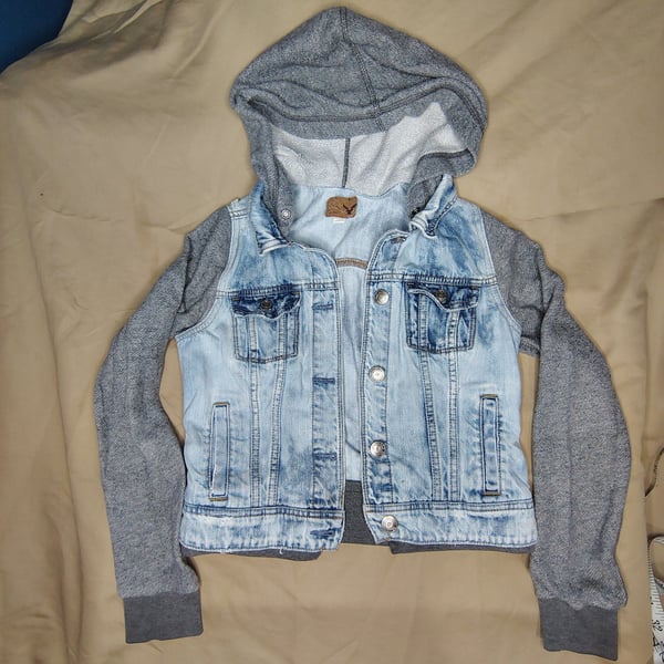 American Eagle Outfitters Distressed Denim Jacket with Hood and Knit Sleeves, size S