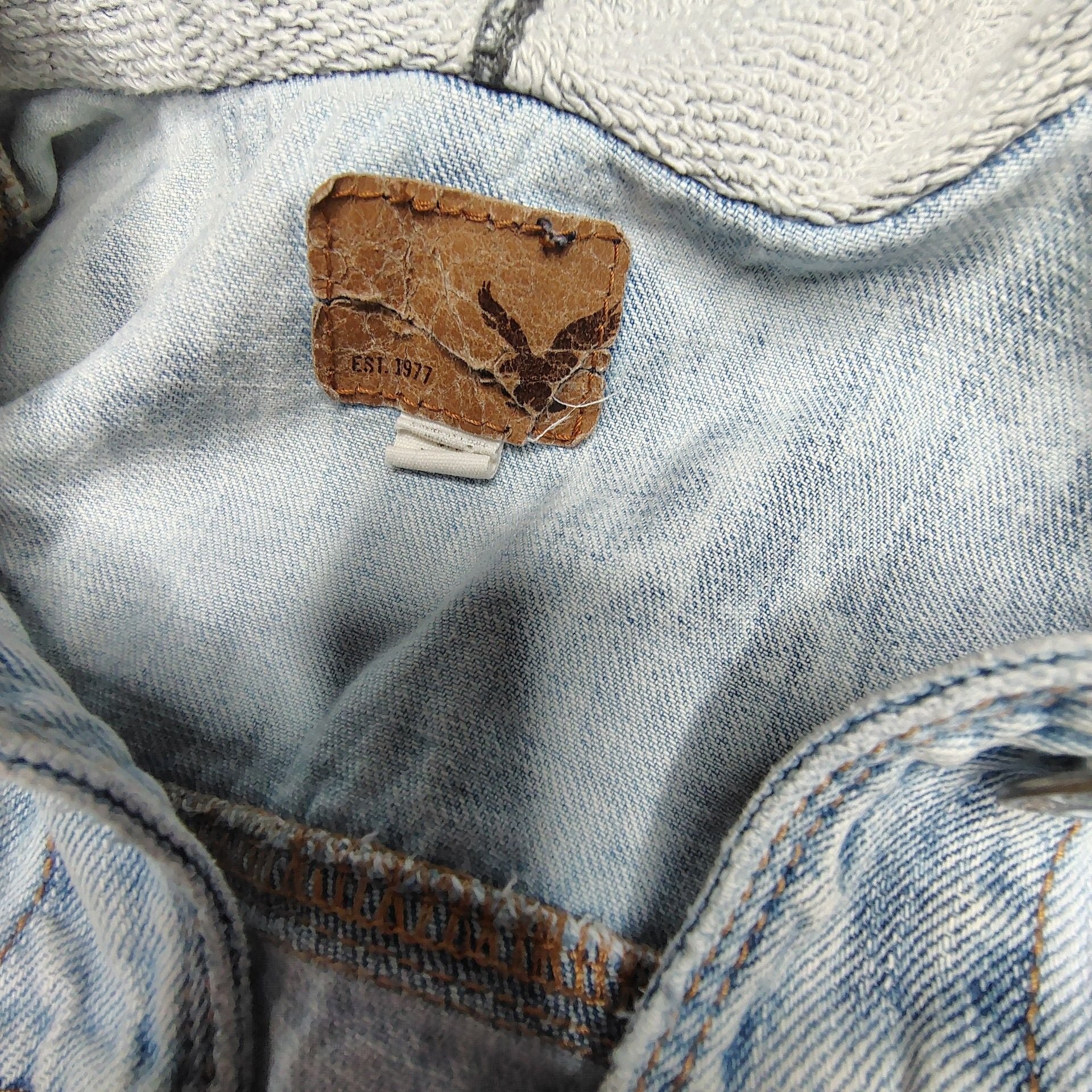 American Eagle Outfitters Distressed Denim Jacket with Hood and Knit Sleeves, size S 3