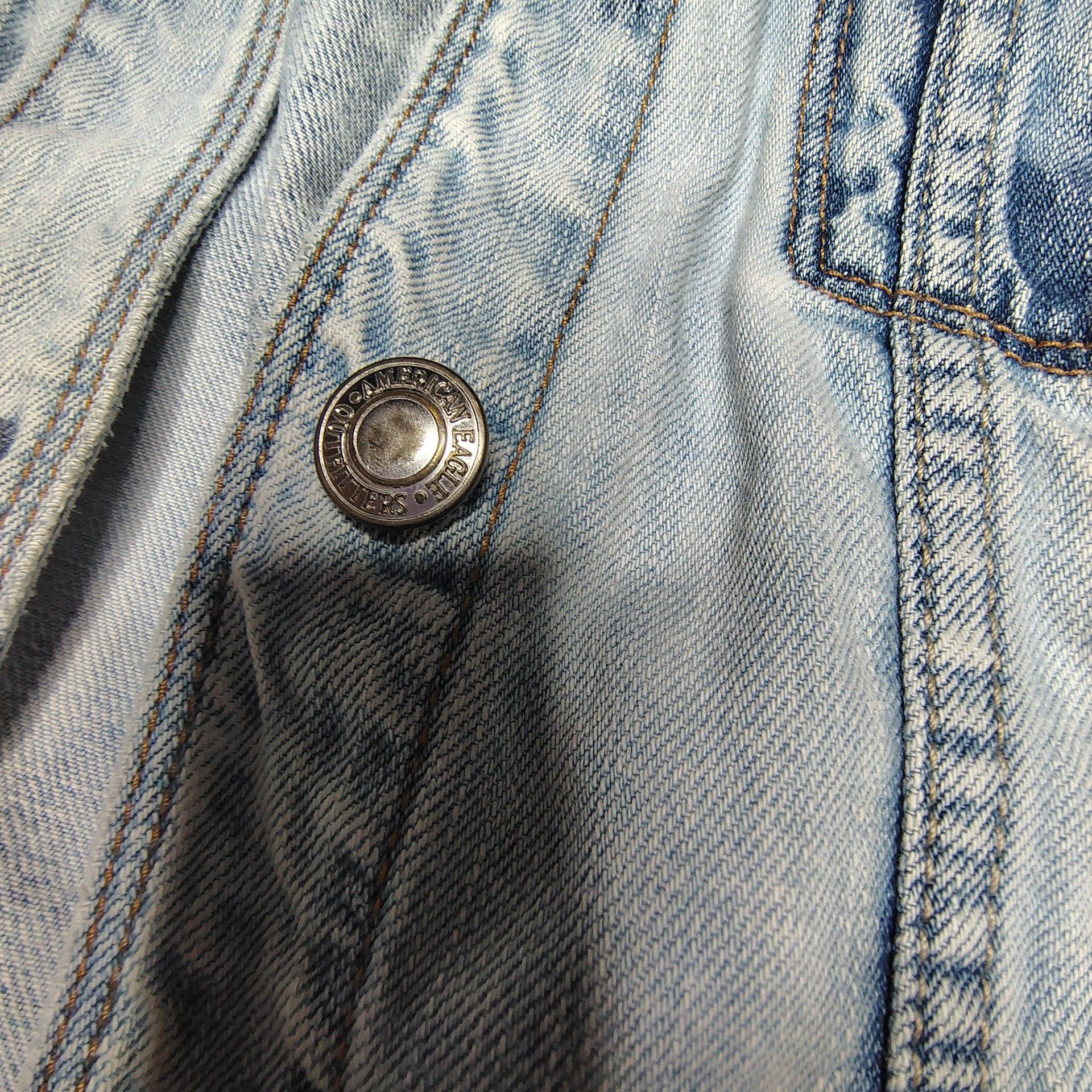 American Eagle Outfitters Distressed Denim Jacket with Hood and Knit Sleeves, size S 4