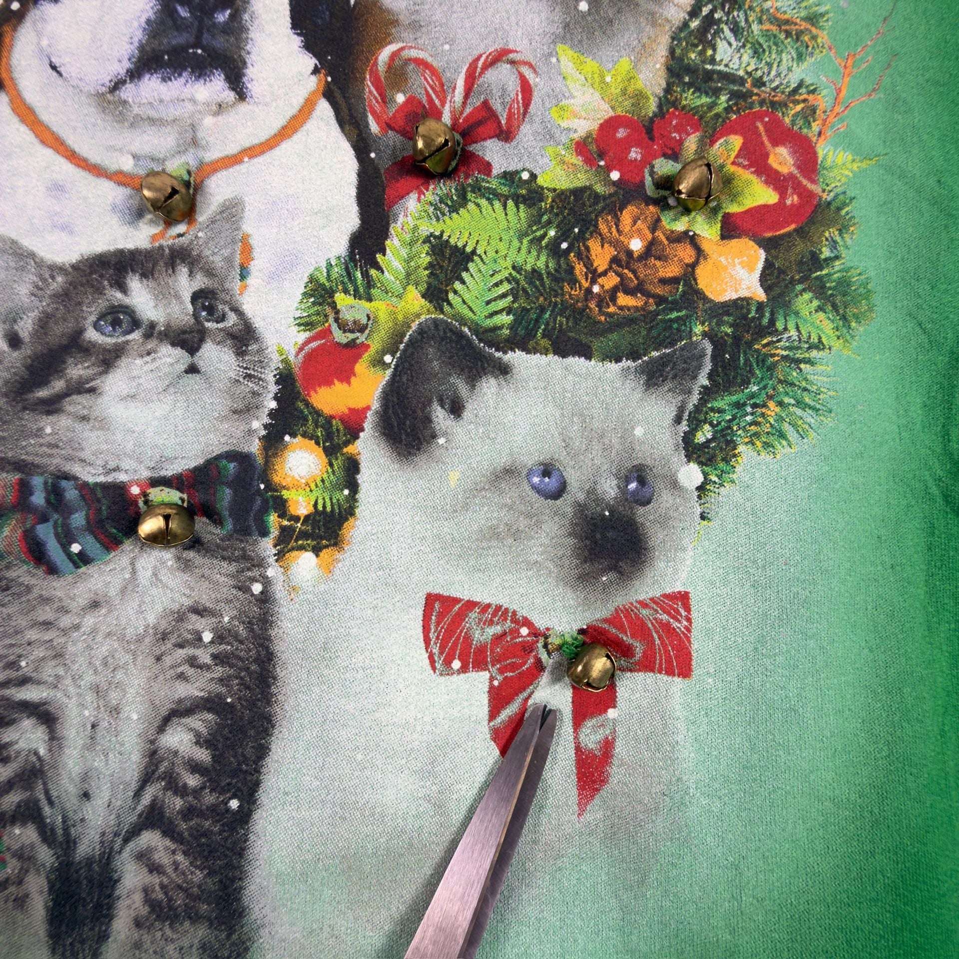 Fifth Sun Christmas Animal Wreath Sweatshirt Size L 5