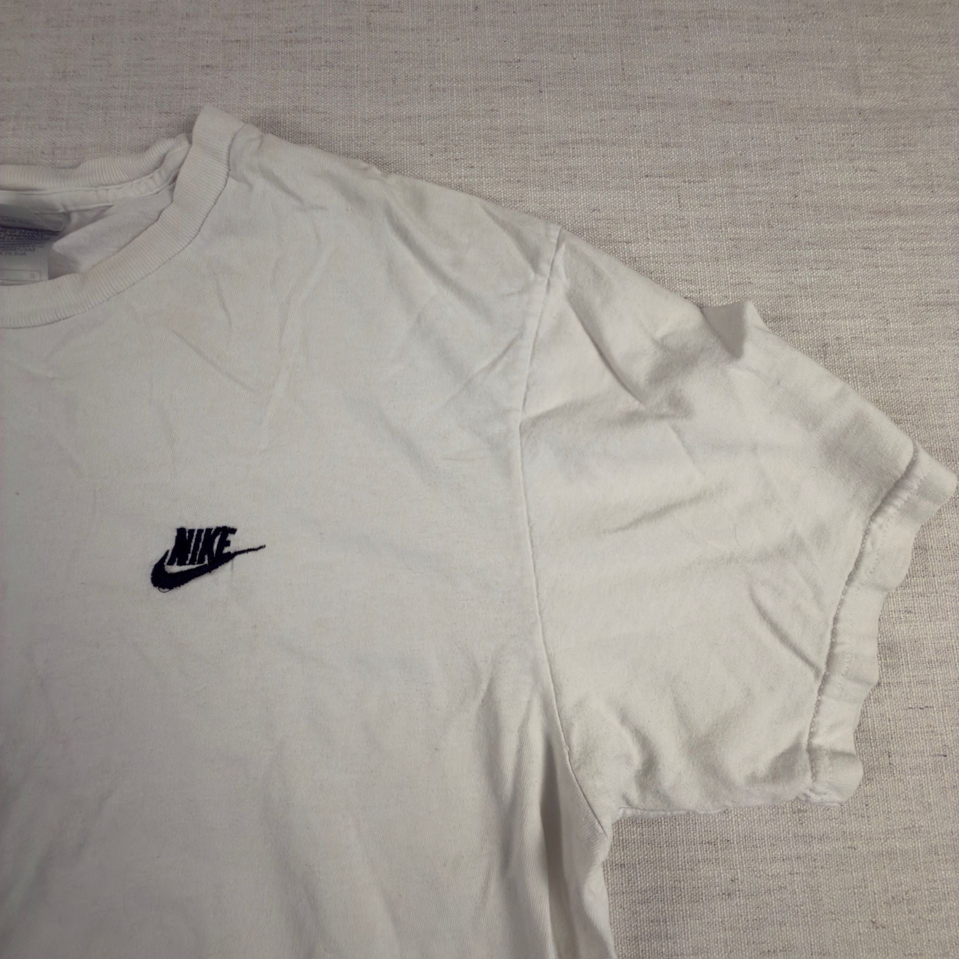 Nike Vintage Embroidered Swoosh T-Shirt White Size Large 4