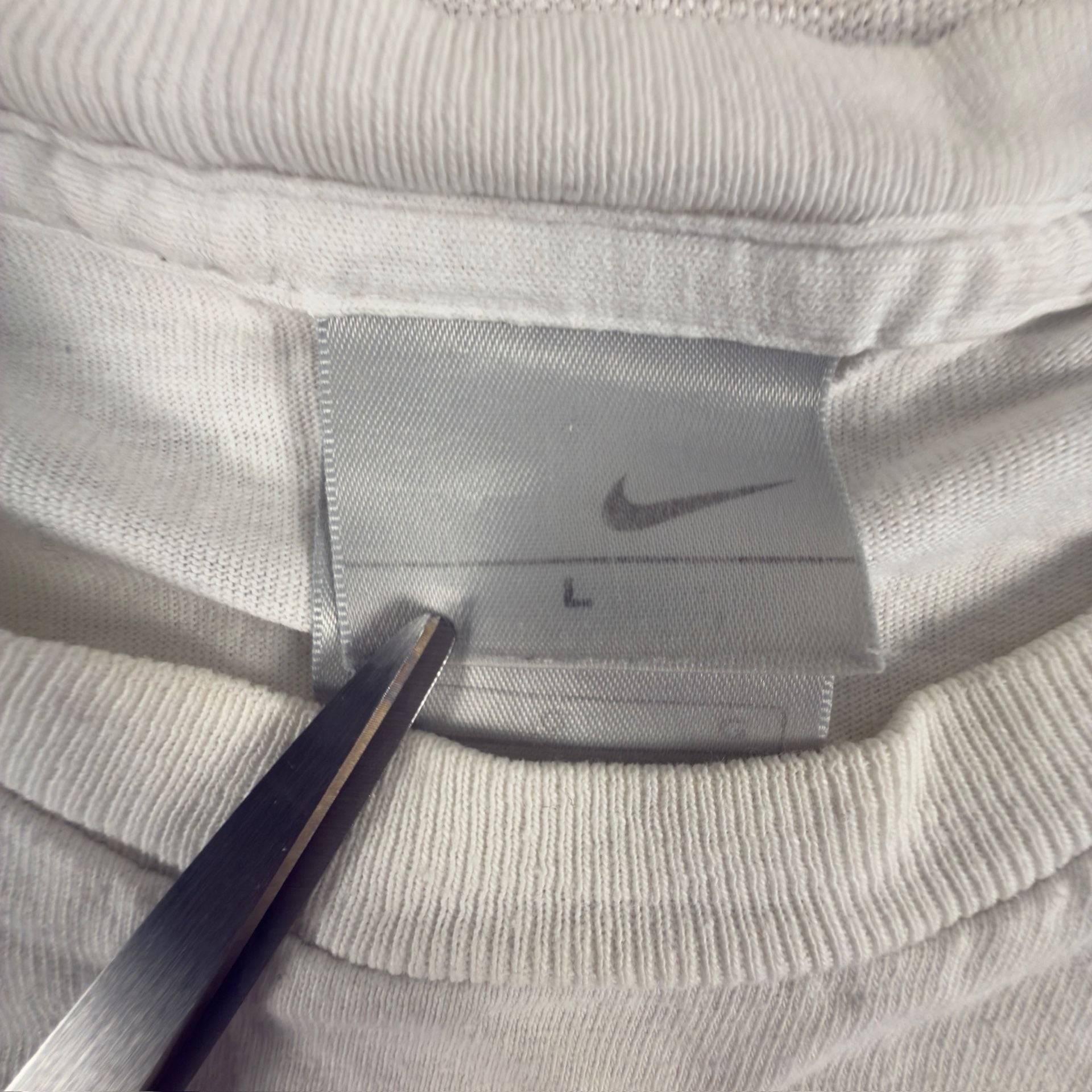 Nike Vintage Embroidered Swoosh T-Shirt White Size Large 5