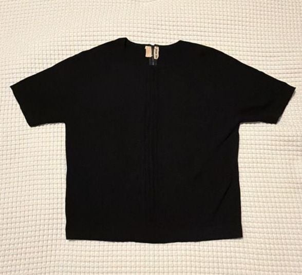 Vintage Bonwit Teller Made in Italy 100% Wool Black Short Sleeve Knit Top 2