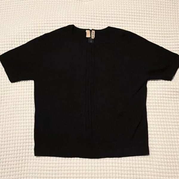 Vintage Bonwit Teller Made in Italy 100% Wool Black Short Sleeve Knit Top