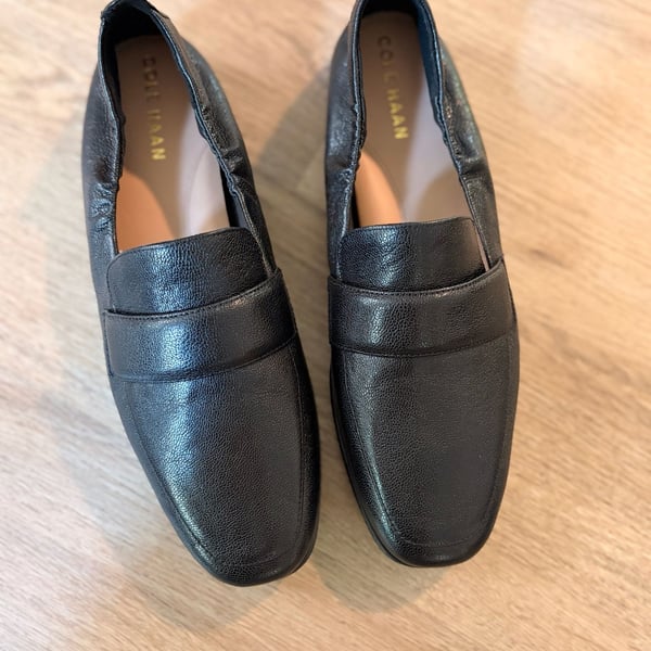 Cole Haan Black Leather Trinnie soft Loafers size 9 new without box