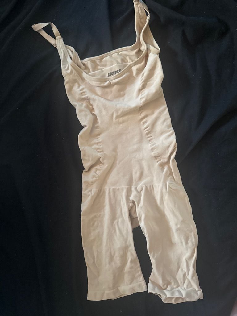 SKIMS Sculpting Bodysuit Mid-Thigh 1