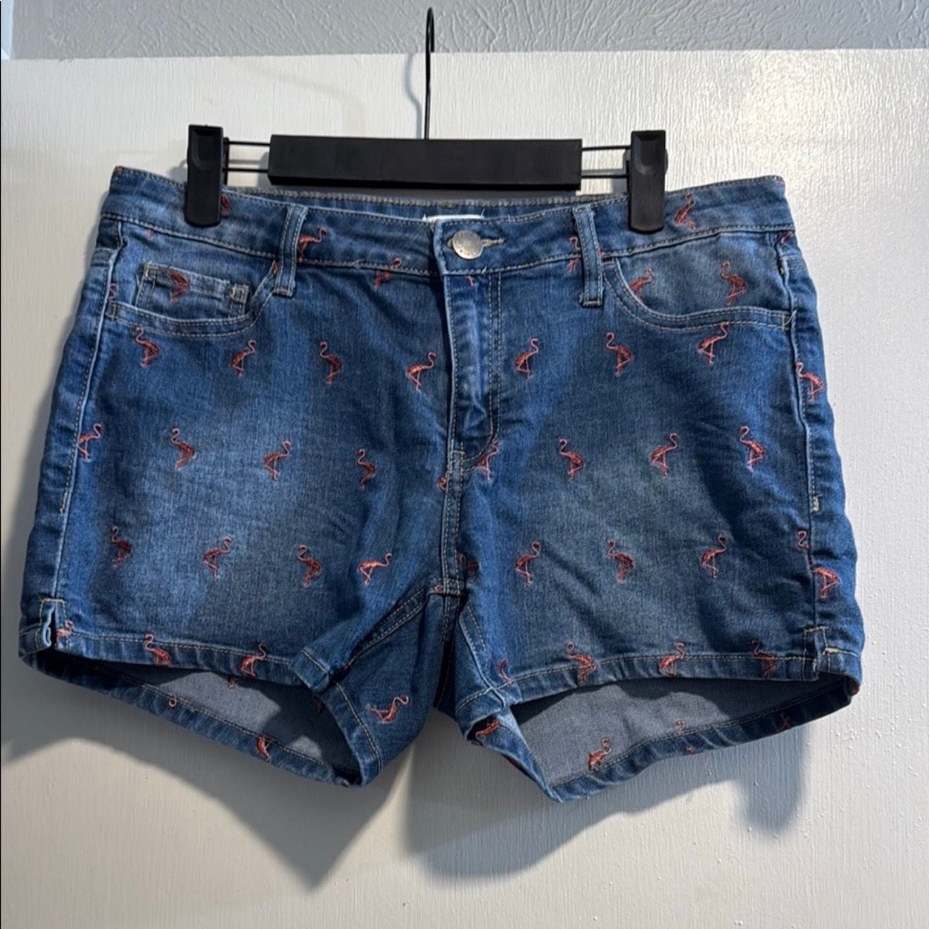 Crown & Ivy Flamingo Embroidered Denim Shorts Size 2 2