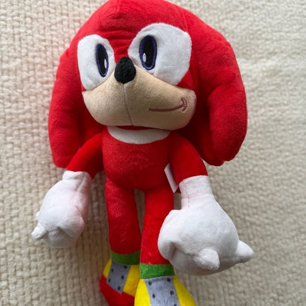 Sega Sonic the Hedgehog Knuckles the Echidna 9-inch Plush Toy