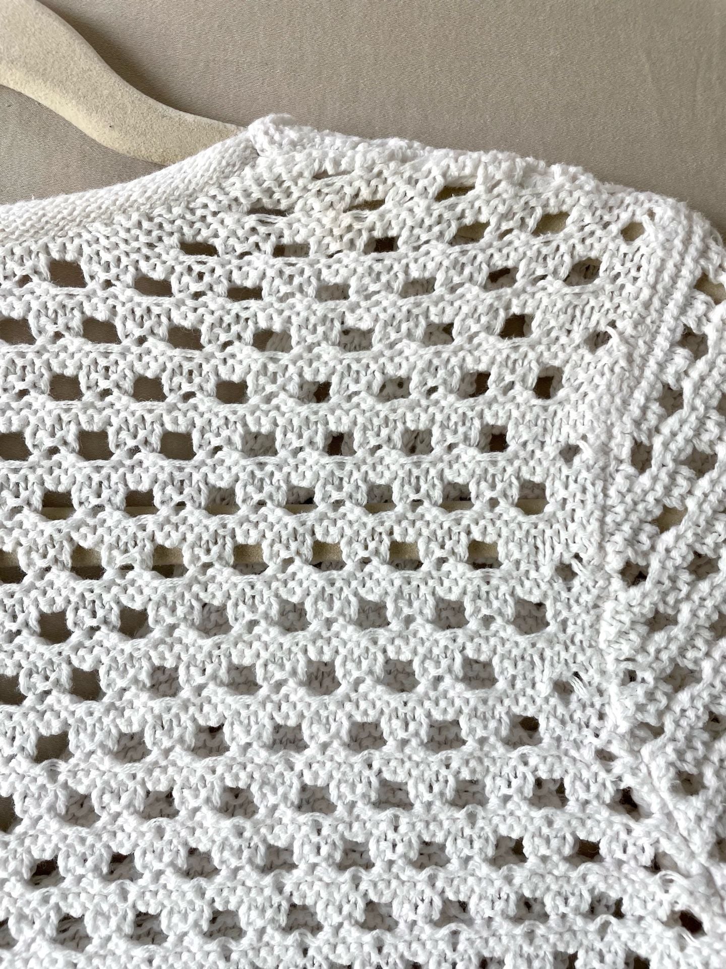 100% Cotton Jeanne Pierre Women's White Crochet Knit V-Neck Sweater Size M 9
