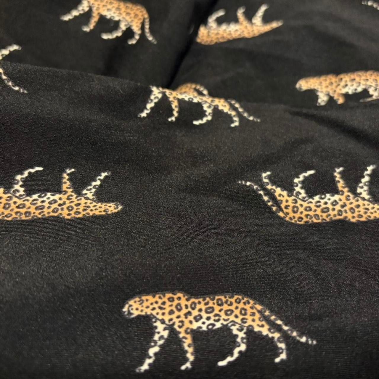 Victoria Sport Leopard Print Leggings Size Small 7
