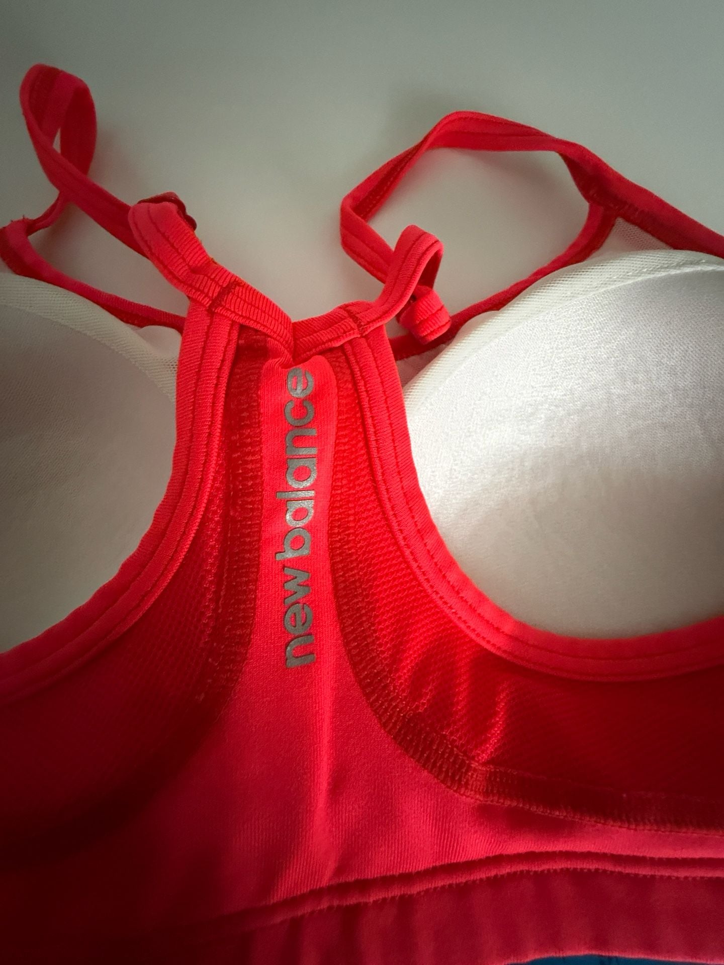 New Balance Women's Sports Bra Size S (32AB-34A) Pink White 9