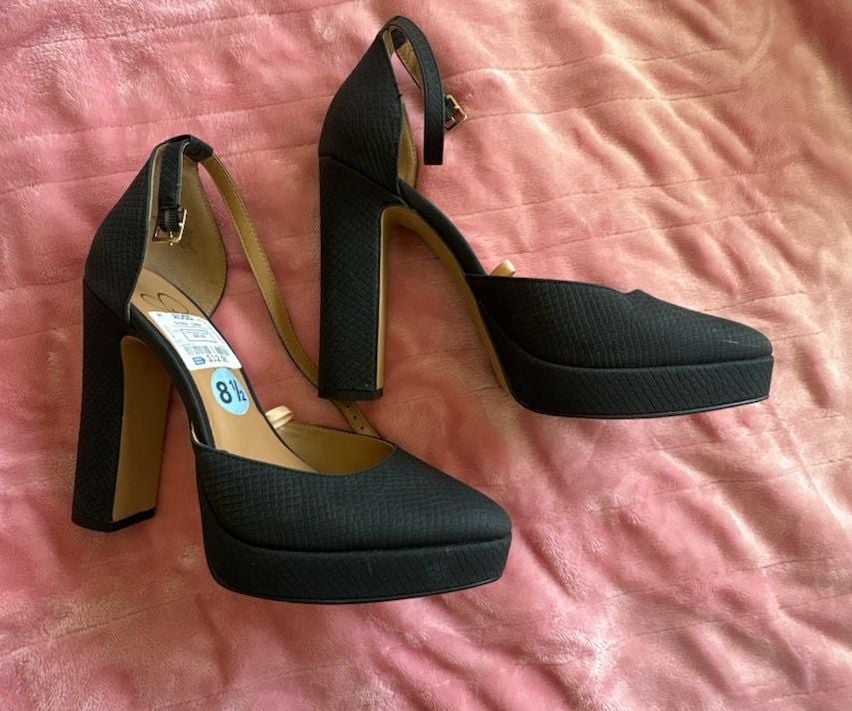 Jessica Simpson Black Textured Ankle Strap Heels Size 8.5 2