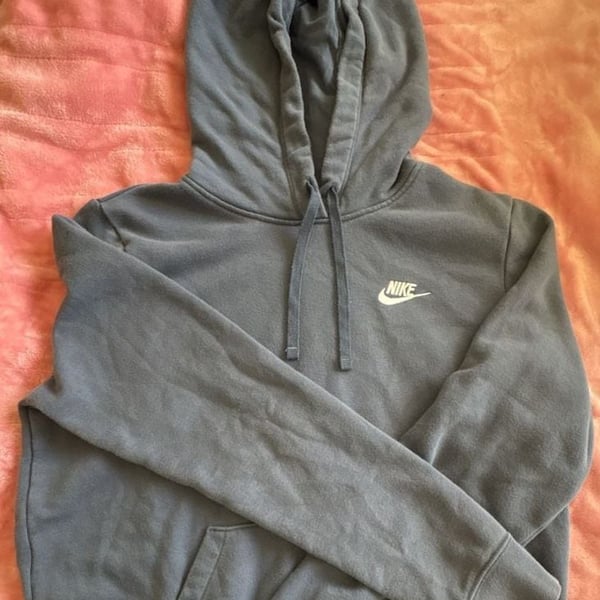 Nike women’s Medium Pullover Hoodie Sweatshirt Blue