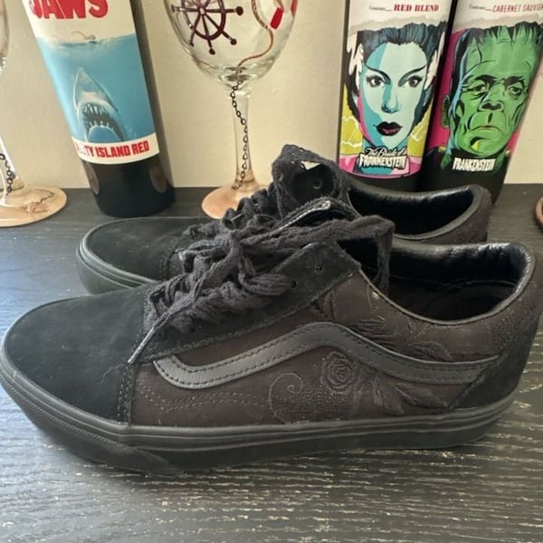 Vans Old Skool Spider Web Embroidered Black Sneakers US Men 6.0 / Women 7.5