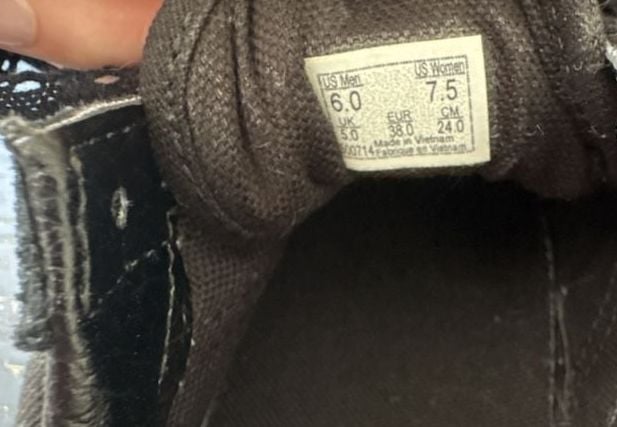 Vans Old Skool Spider Web Embroidered Black Sneakers US Men 6.0 / Women 7.5 4
