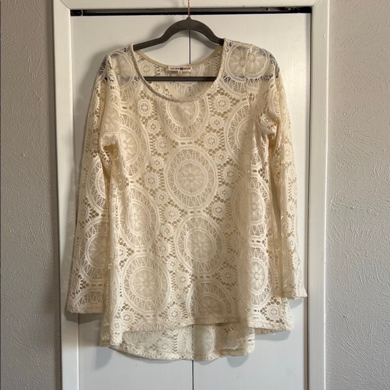 Altar'd State Cream Lace Long Sleeve Tunic Top Size M 3