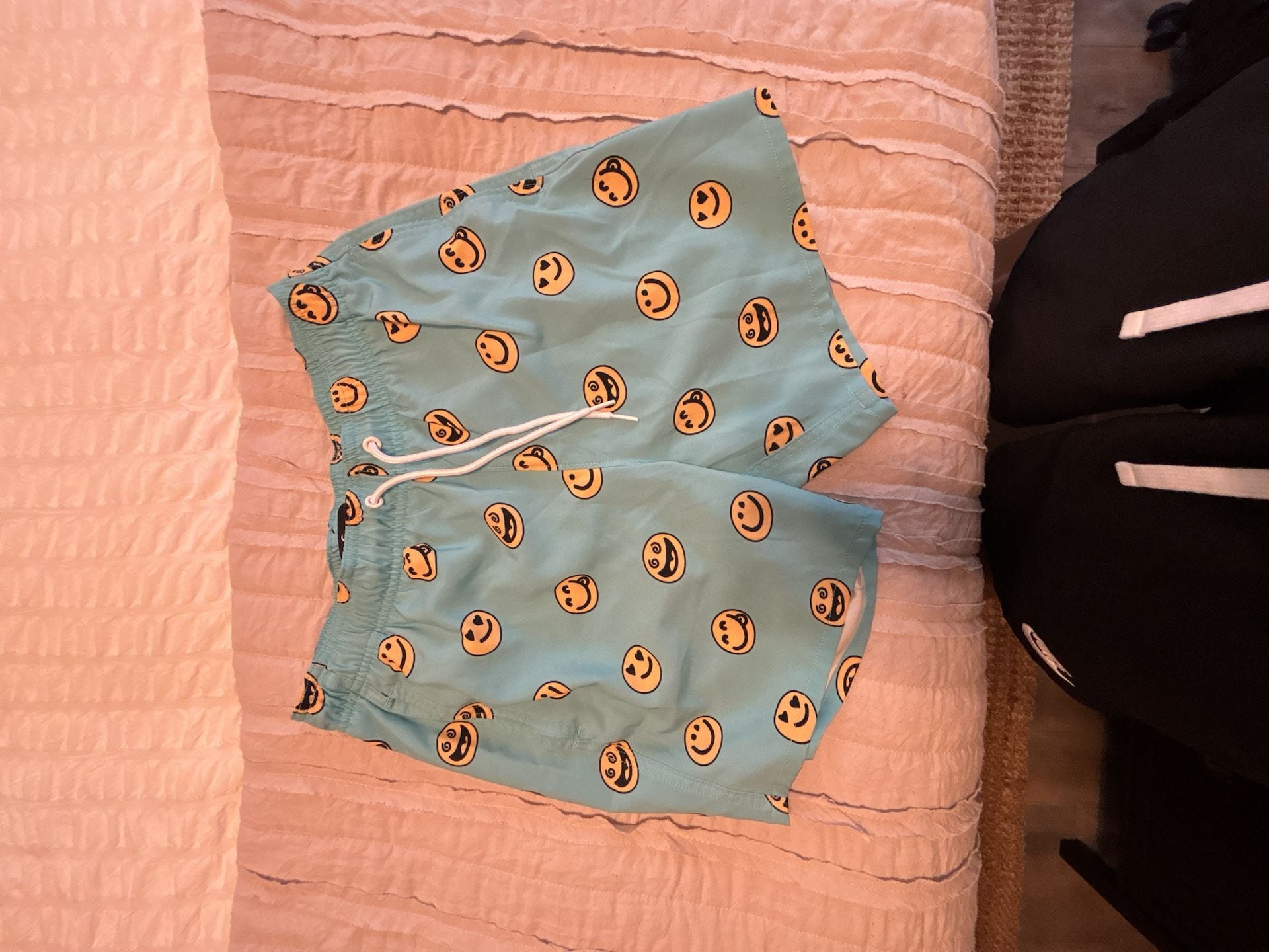 Hollister Stretch Smiley Face Print Swim Trunks Size XS 1