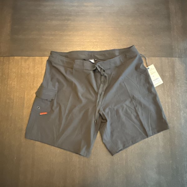Maui Rippers Women's 9" Boardshorts Size 16 Black