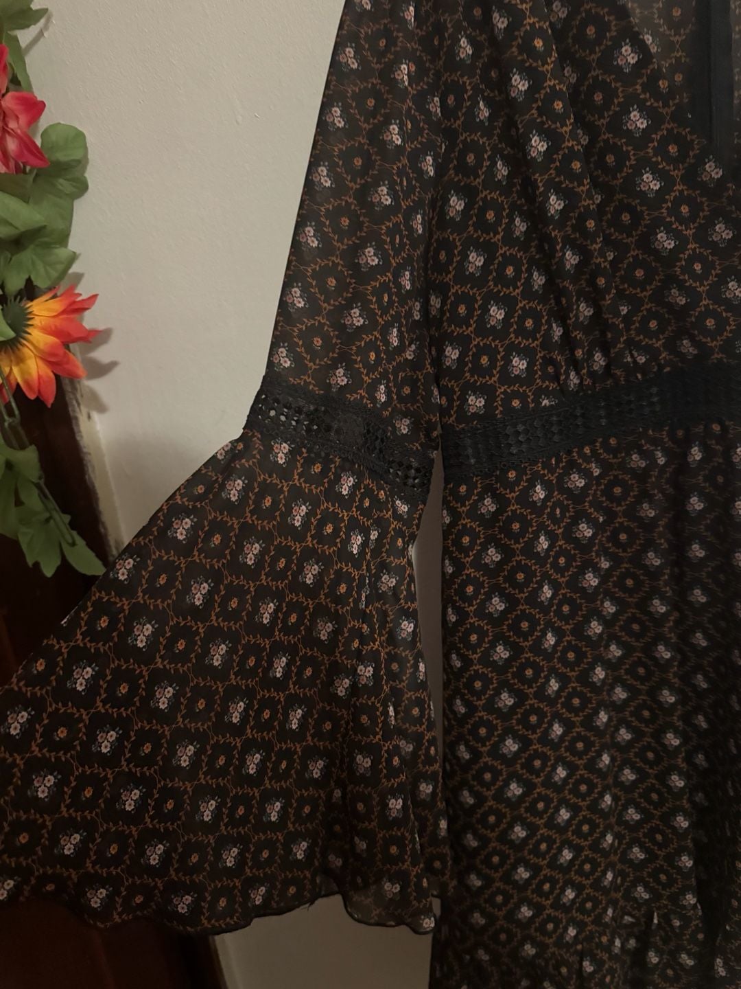 Forever 21+ Floral Print Chiffon Bell Sleeve Dress Size 1X 5