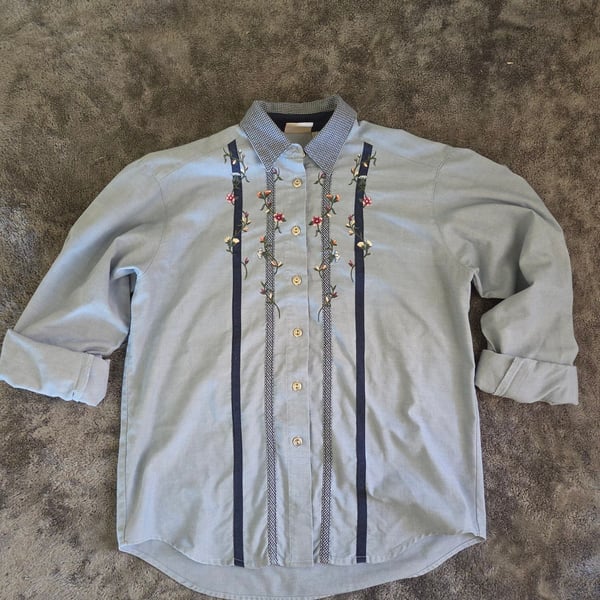 Koret City Blues Floral Embroidered Button Down Shirt Size S