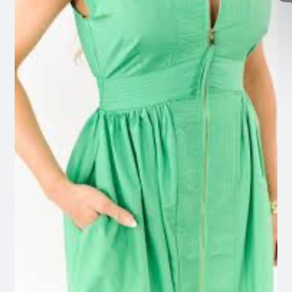Entro Kelly Green Zip Up Cap Sleeve Midi Dress