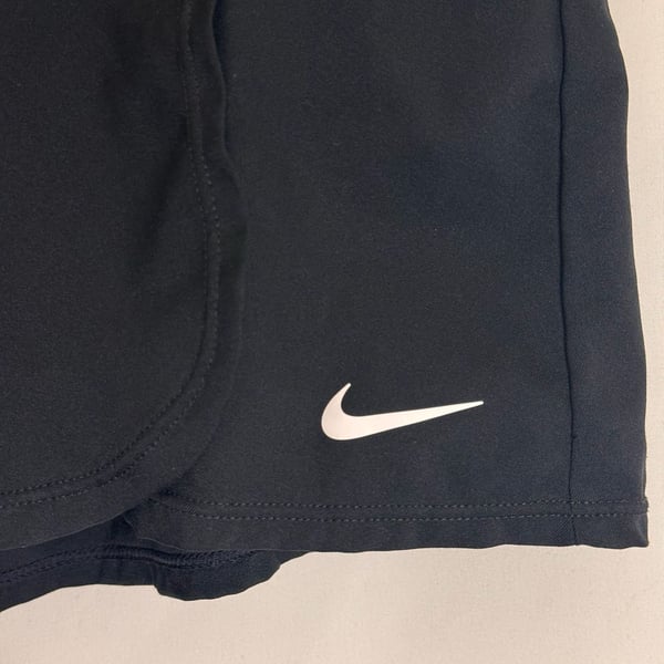 NIKE Women’s Black Active/SWIM Skort Size L, modest swimsuit. Pickleball