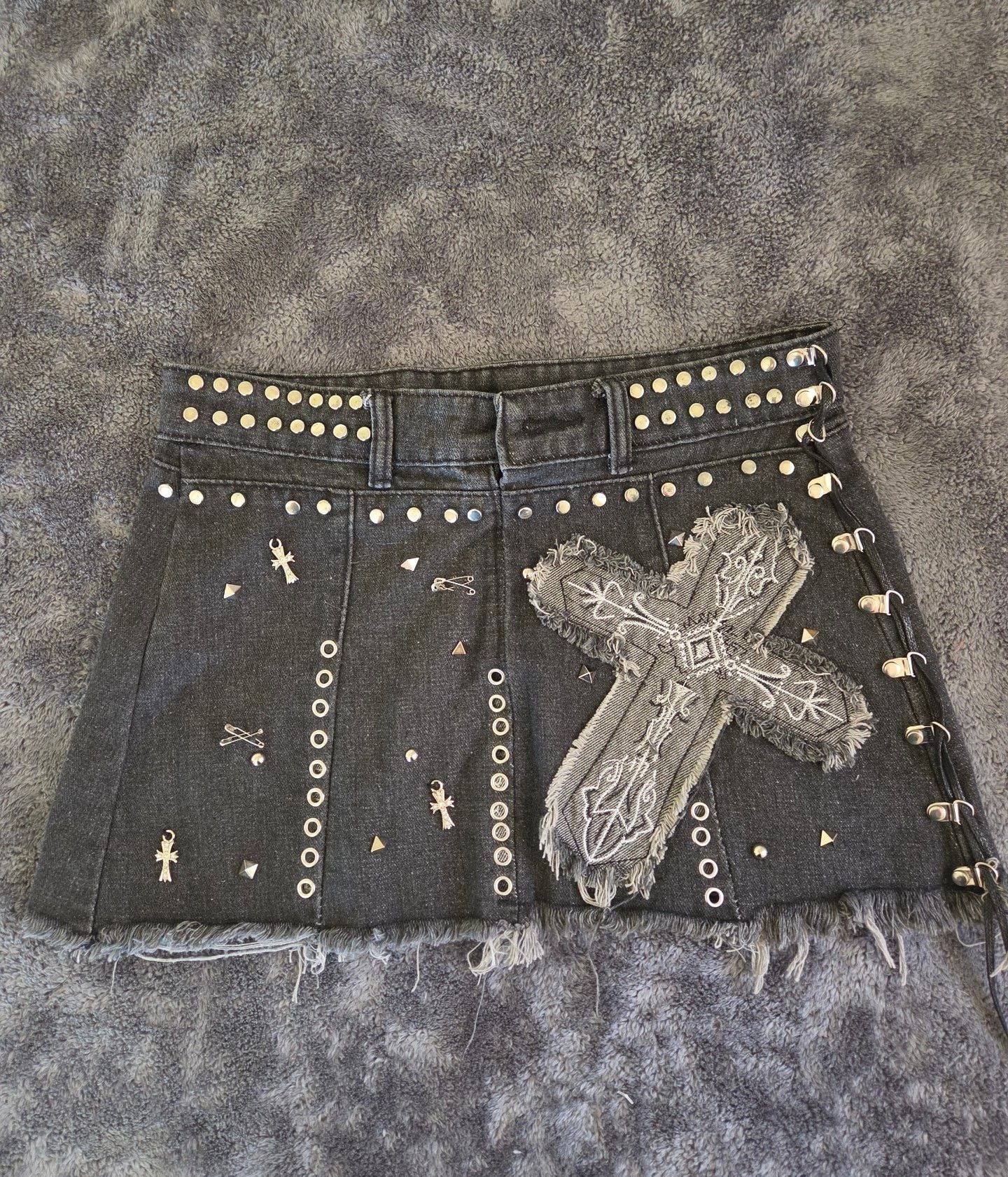 Y2K punk rock Black Denim Studded Cross Mini Skirt 2