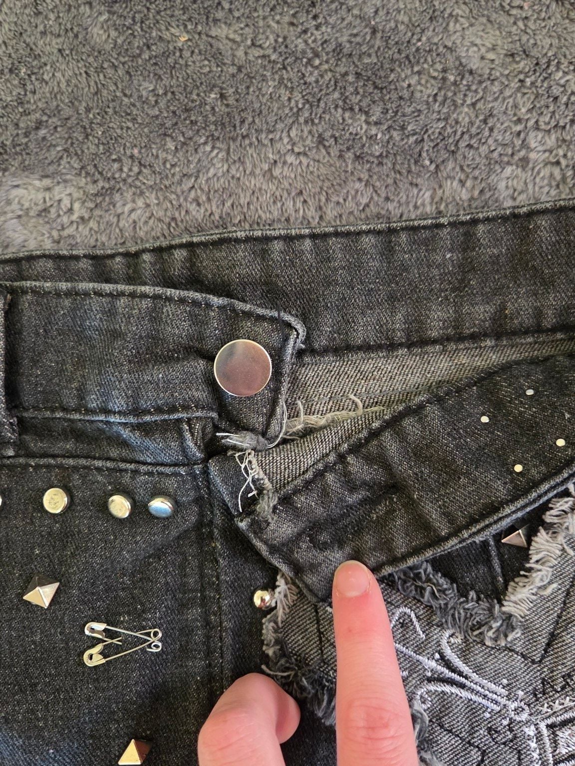 Y2K punk rock Black Denim Studded Cross Mini Skirt 5