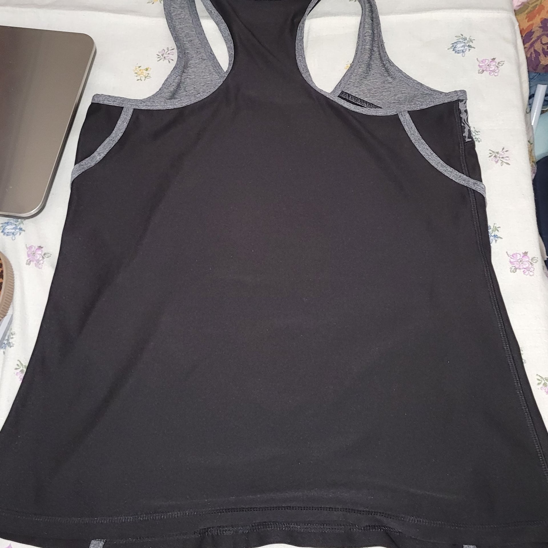 Vogo Athletica Racerback Tank Top Size L Black Leopard Print 6
