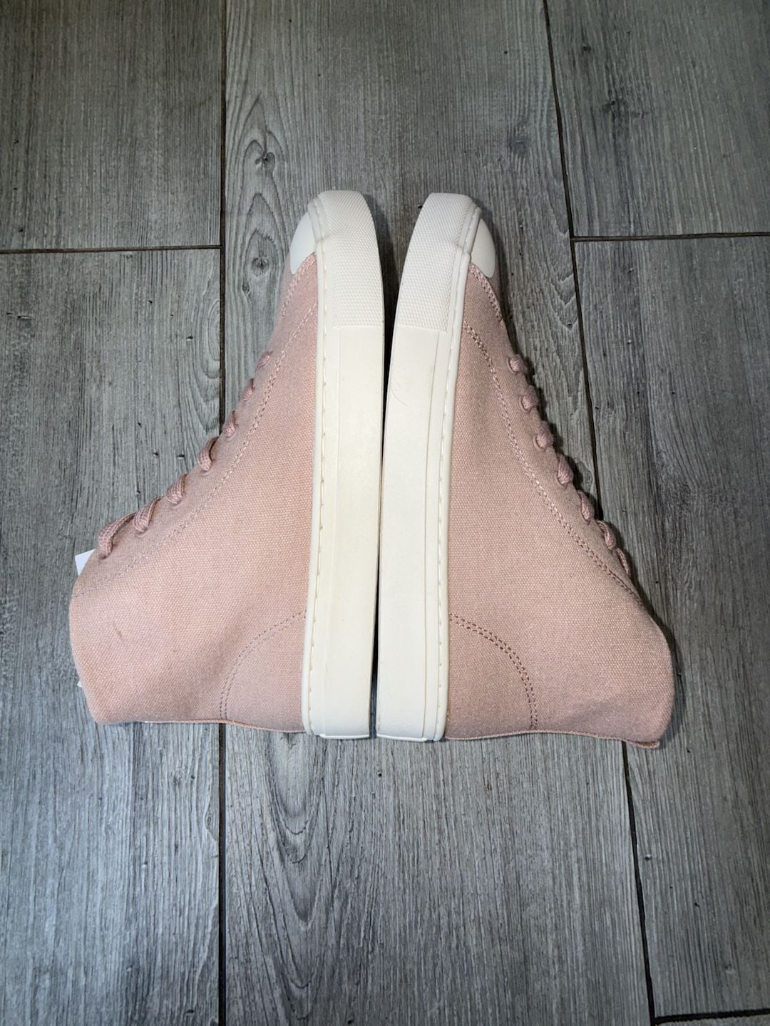 Universal Thread Women's Mauve High Top Sneakers Size 8 6