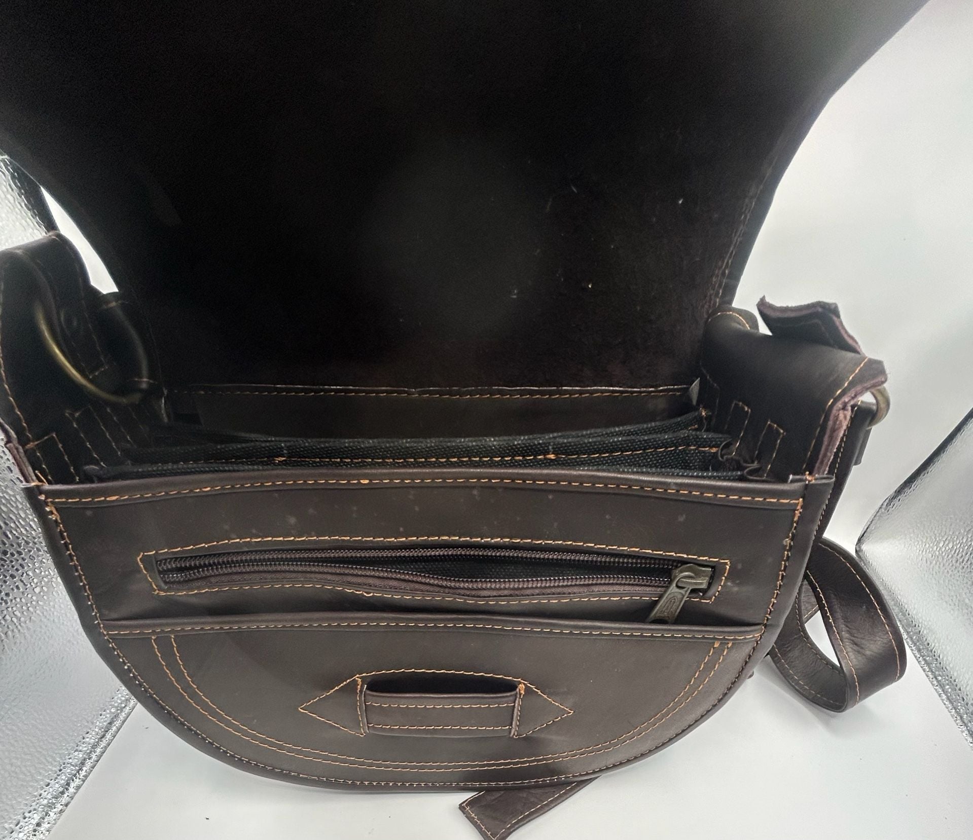 Vintage Western Style Brown Leather Saddle Crossbody Bag 8
