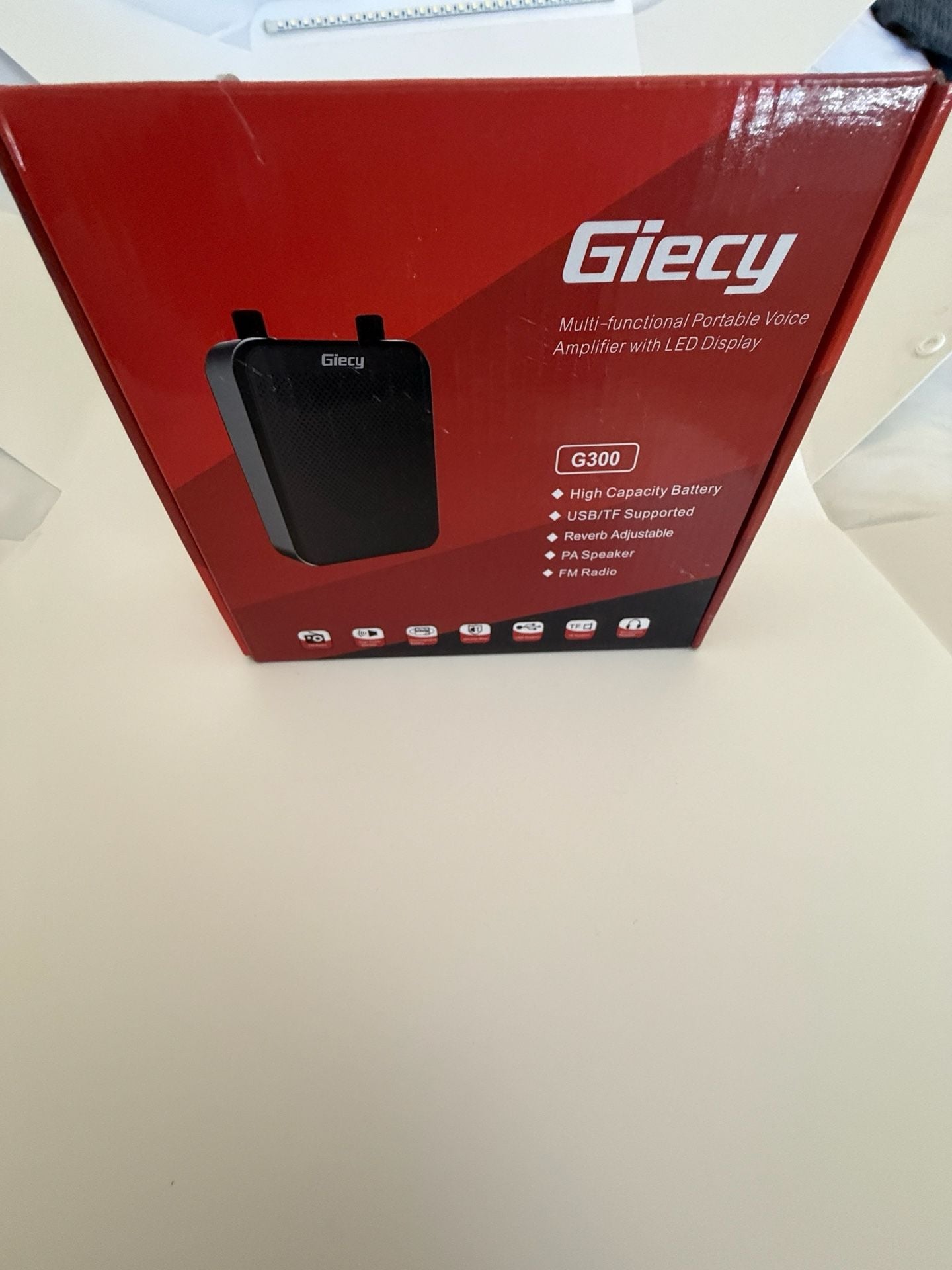 Giecy G300 Multi-functional Portable Voice Amplifier with LED Display 2