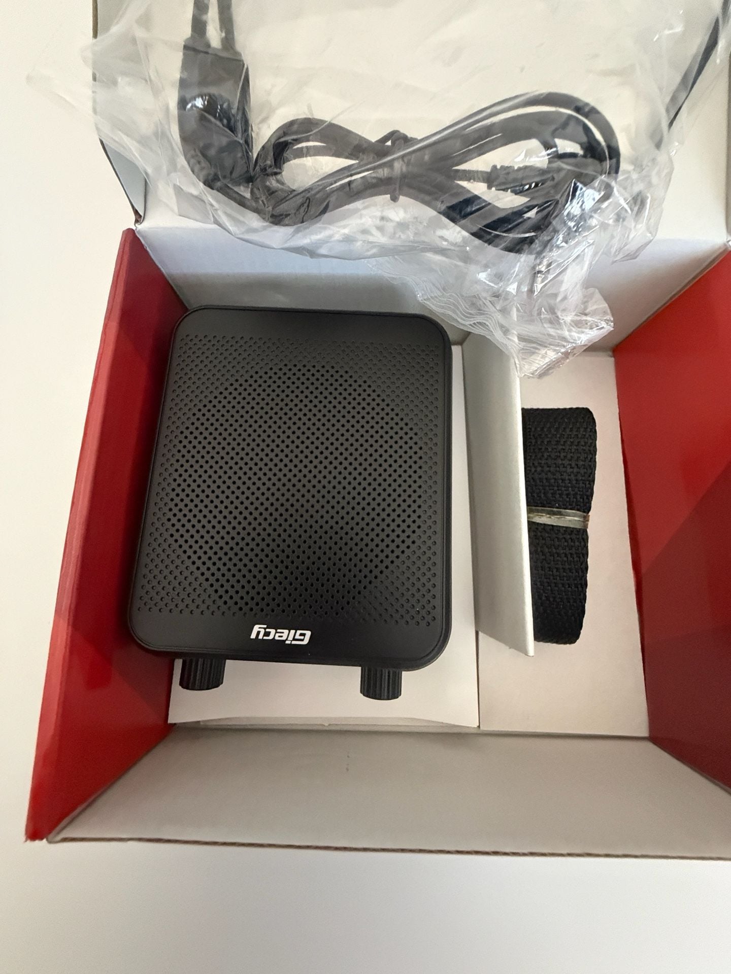 Giecy G300 Multi-functional Portable Voice Amplifier with LED Display 4