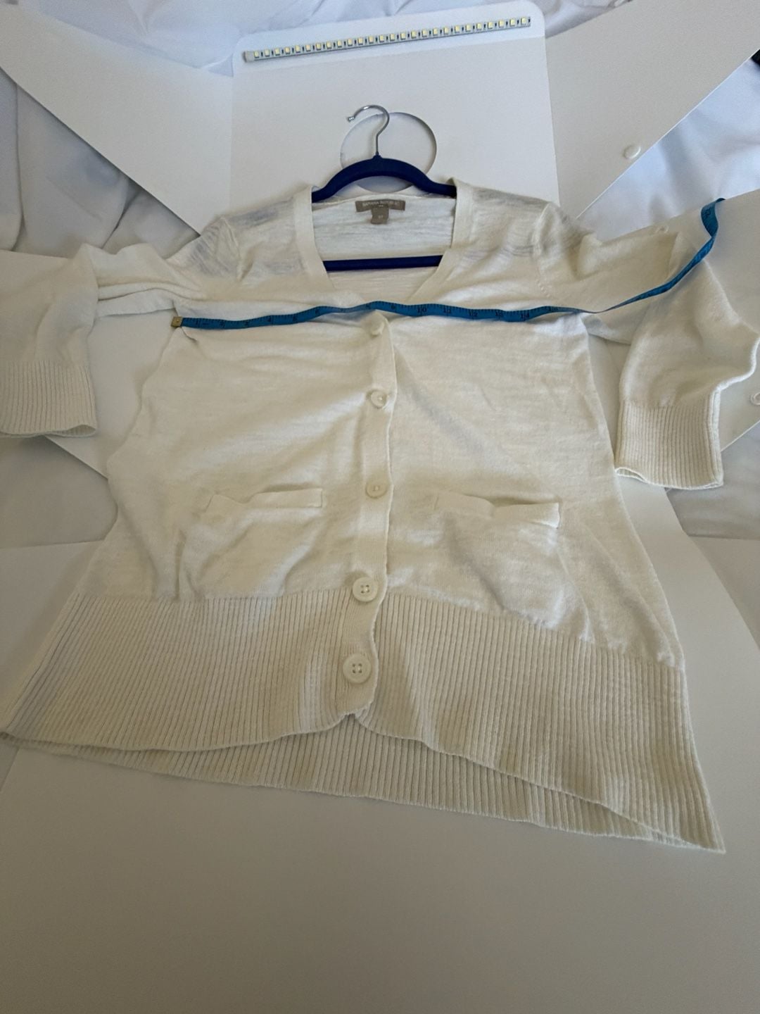 Banana Republic Women's White 100% Cotton V-Neck Button-Down Cardigan Size XS 2