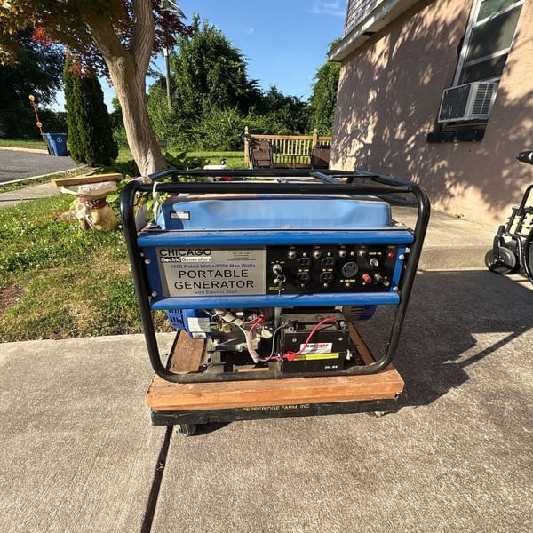 Chicago Electric 5500 Rated Watts / 6500 Max Watts Portable Generator