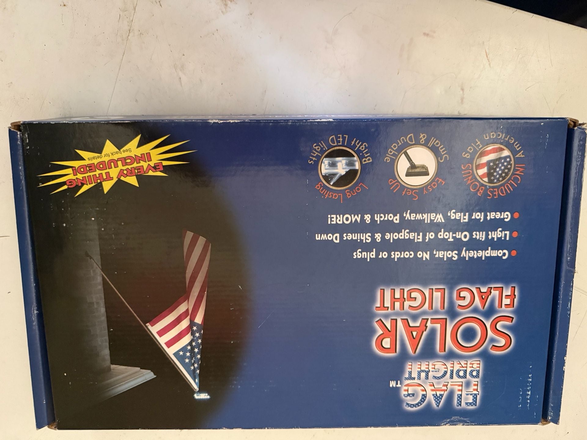 Flag Bright Solar Flag Light Kit with 3x5 American Flag 2