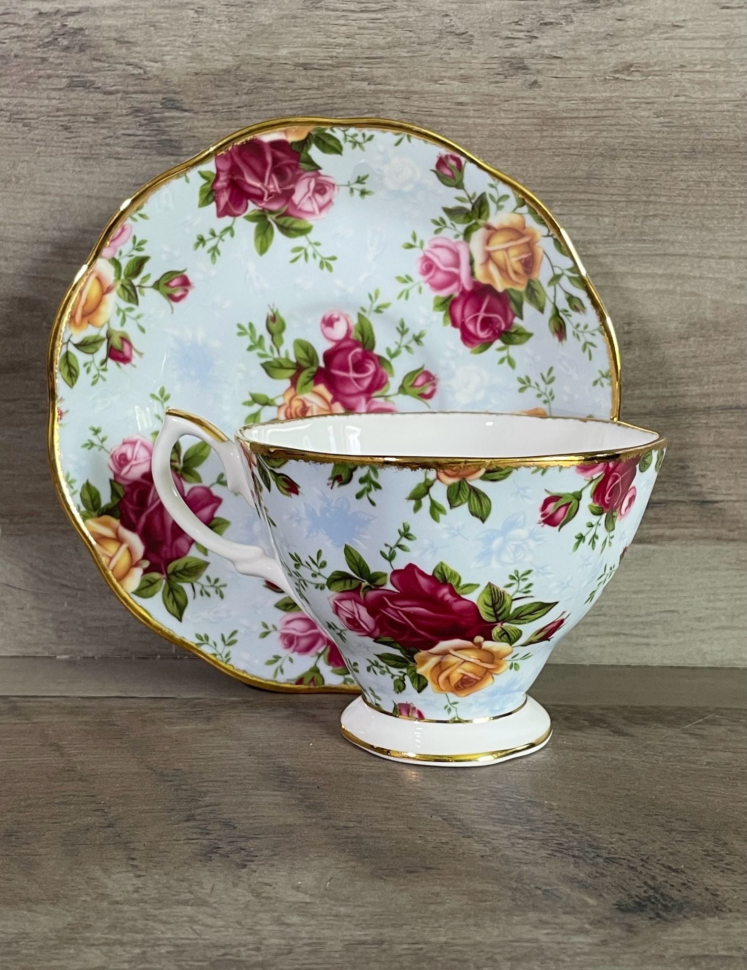 Royal Albert Old Country Roses Blue Damask Tea Cup and Saucer Set 1
