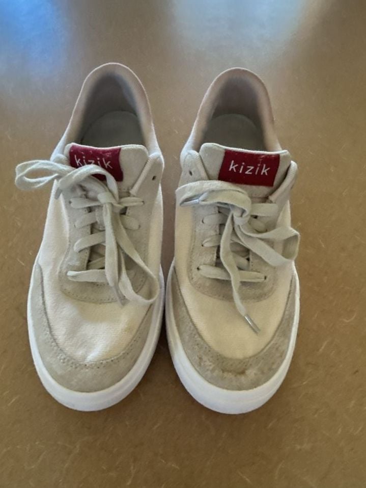 Kizik Hands-Free Sneakers Men's 6.5 / Women's 8 Off-White Canvas 2