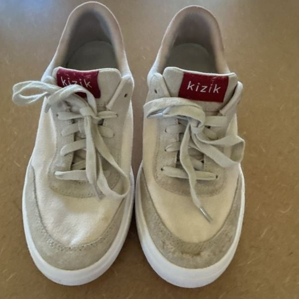 Kizik Hands-Free Sneakers Men's 6.5 / Women's 8 Off-White Canvas