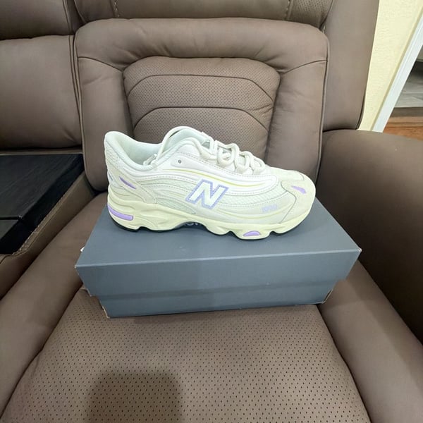 New Balance 1000 Kids Size 7 Grey White GC1000FM Sneakers